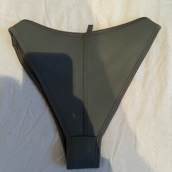 NWT/ PACKAGED (Gray chalk) Rubberized Scuba Swim Tanga Bikini Bottom EXTRASMALL - Picture 2 of 8
